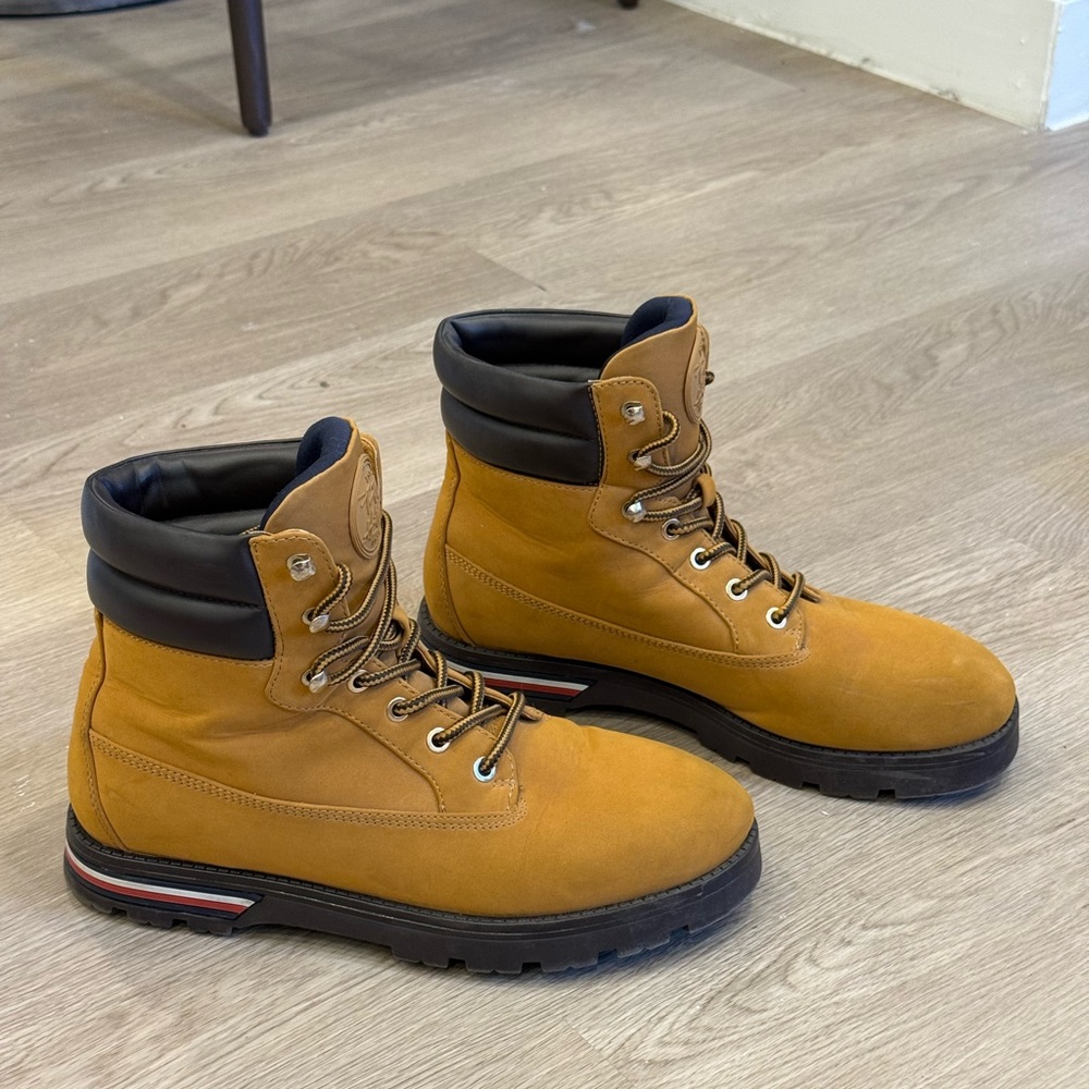 Tommy hilifiger Tan and Black Boots